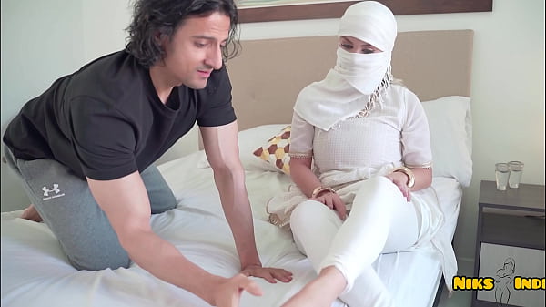 Huge Boobs Submissive Muslim Slut Hard Sex with Desi Boy