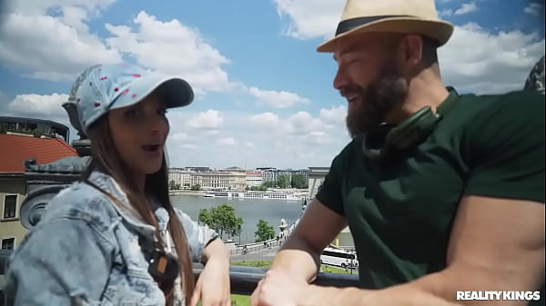 Running Into A Pornstar / Reality Kings